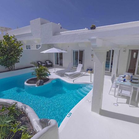 Villa Tiguaro Piscina Climat Jacuzzy Ac Villa 9 12 Corralejo Exterior photo